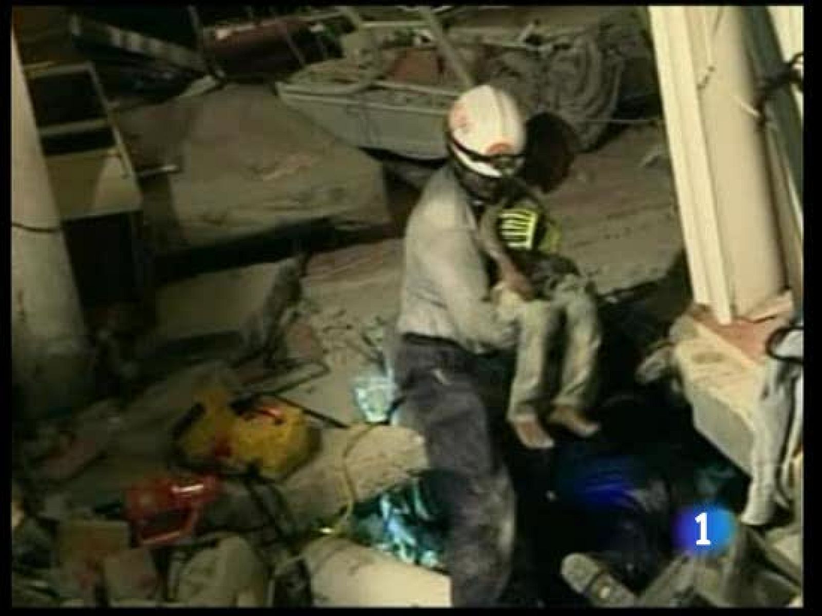 A la niña que no pudieron rescatar los bomberos españoles la han rescatado unos canadienses | Ver