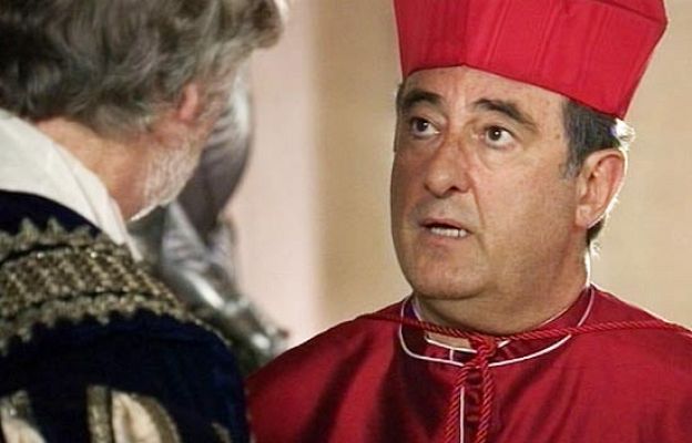 Águila Roja - Laura, Reina de España