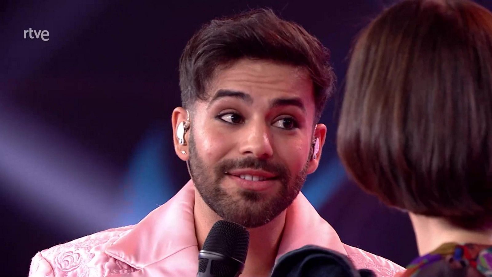 Entrevista a Agoney en la gala 'Benidorm Fest: los elegidos' - Benidorm Fest | Ver