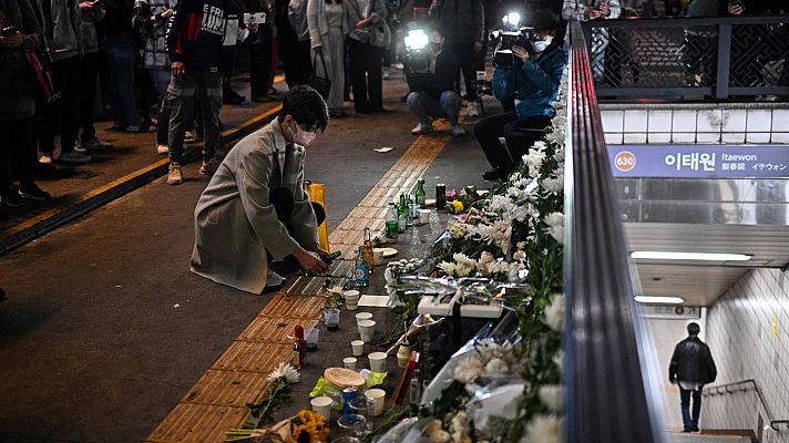 Informativo 24h - Jóvenes españoles relatan la estampida en Seúl: "Casi no se podía respirar"
