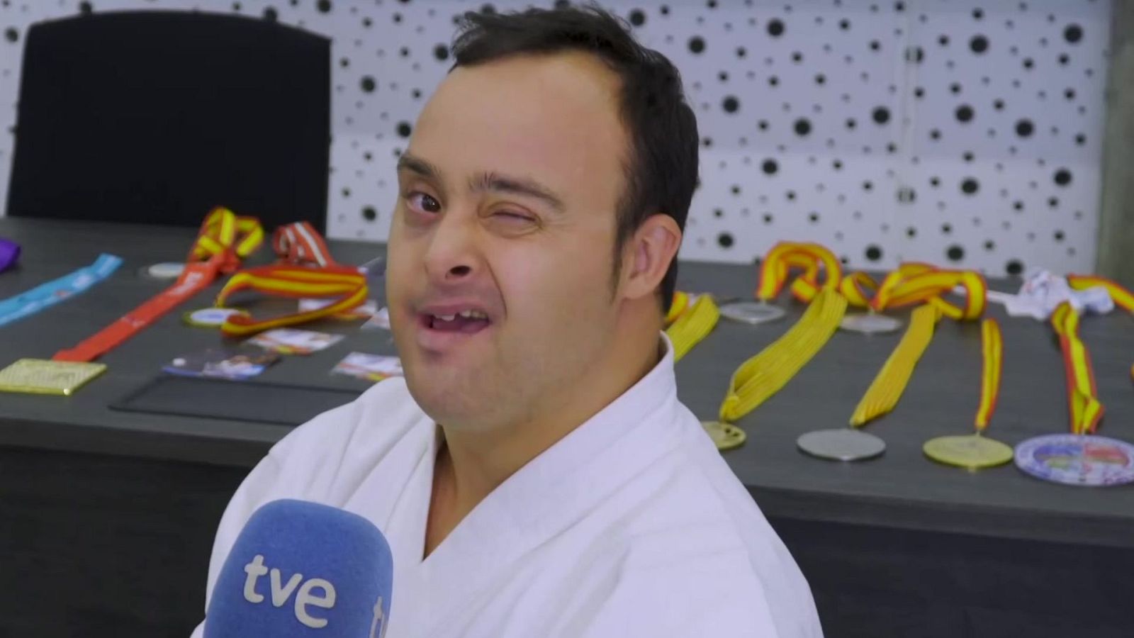 Conocemos la historia inspiradora de Víctor, medalla de Plata en el Mundial de Parakárate - Ver ahora