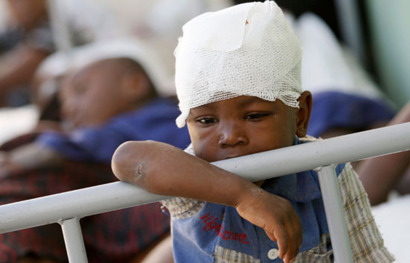 Cientos de familias españolas se ofrecen para acoger temporalmente a niños haitianos | Ver