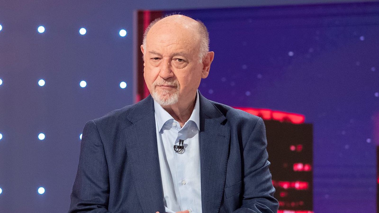 El escritor Juan Eslava Galán disecciona la Reconquista - La noche en 24h | Ver