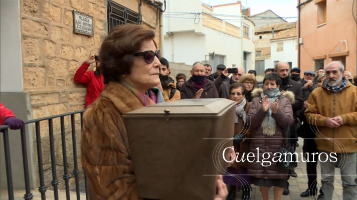 LAB RTVE - 10 CUELGAMUROS (english subtitle) [2003] Intersección con el movimiento memorialista