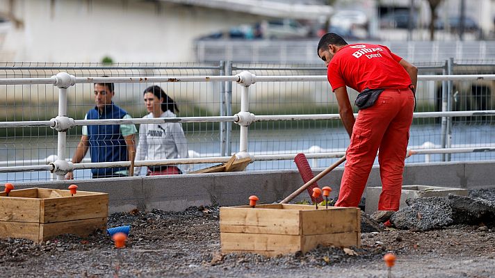 Telediario 2 - El paro baja en 27.027 personas en el mejor octubre desde que hay registros
