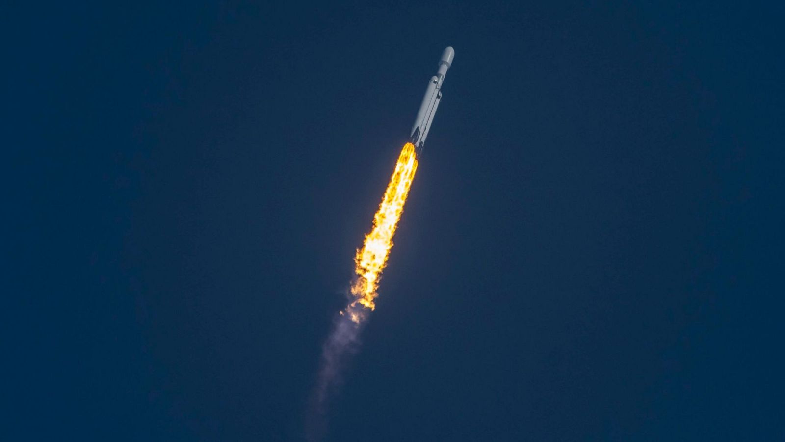 Controlador aéreo sobre el cohete chino: "Habrá retrasos" | Ver