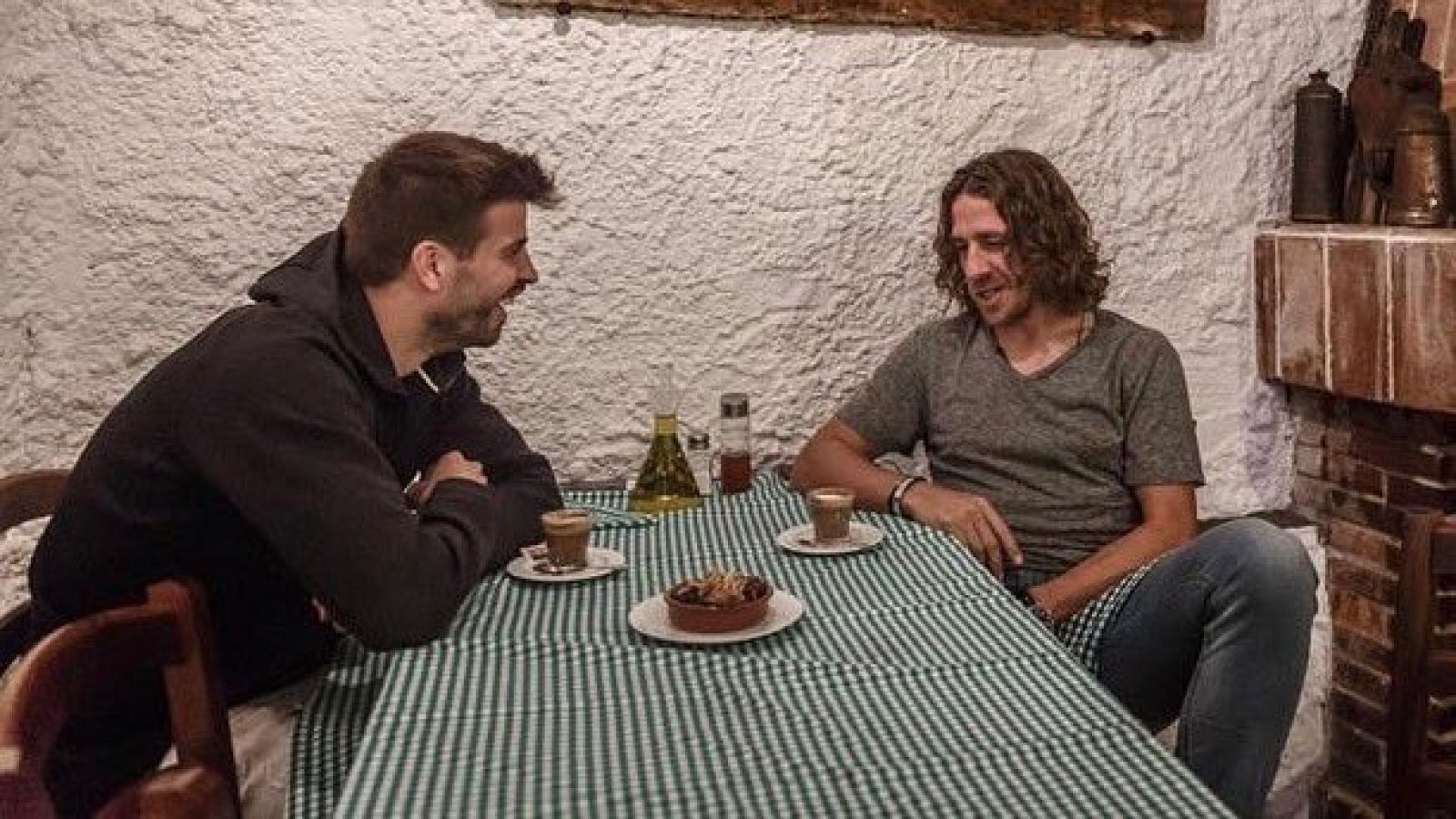 Rivales y compañeros despiden a Piqué, una leyenda del fútbol | Ver