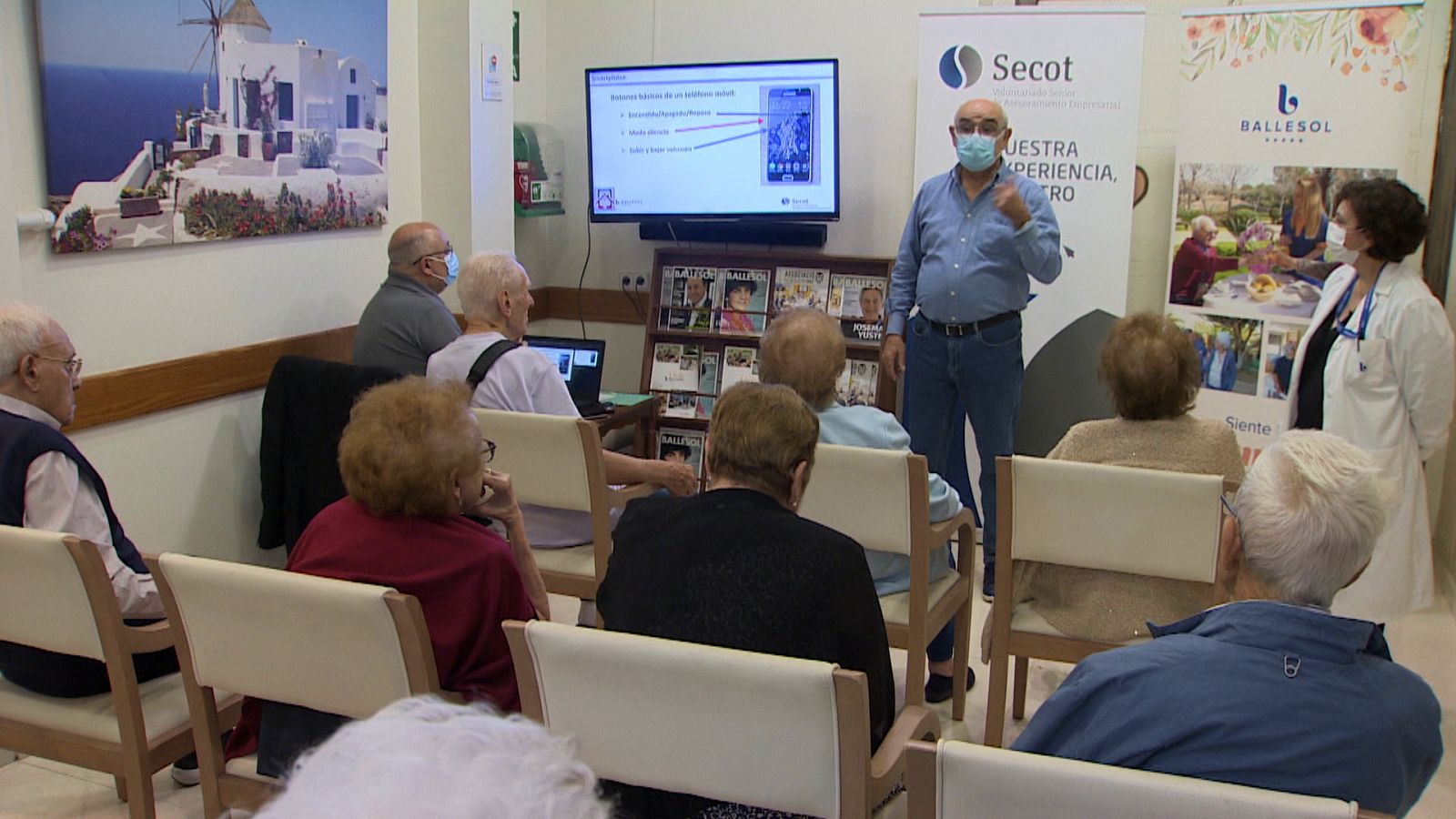 'Mayores digitalizados', una iniciativa para ayudar a los ancianos con las nuevas tecnologías