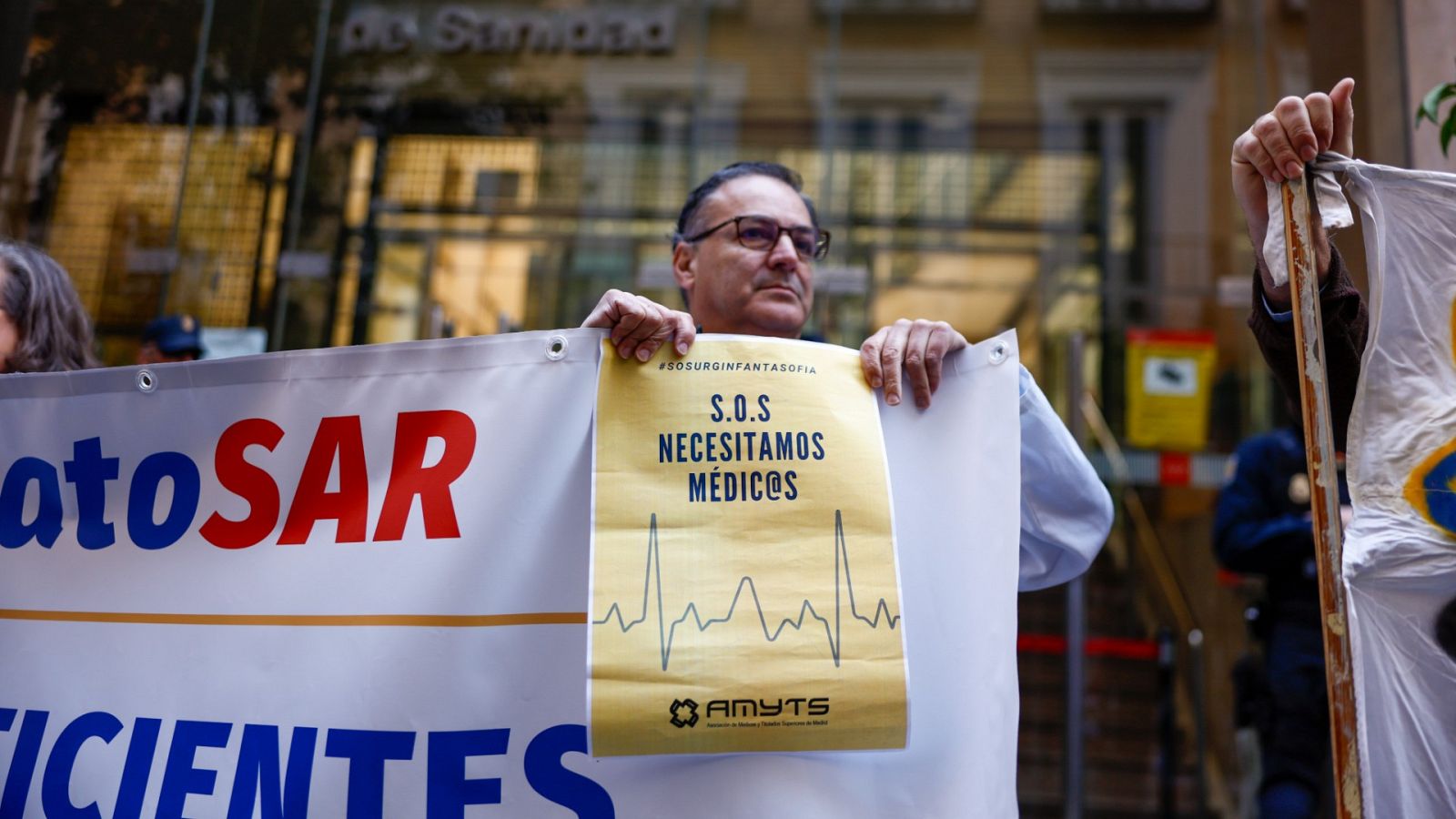 Amyts pide reforzar las urgencias de atención primaria - Informativo 24h | Ver