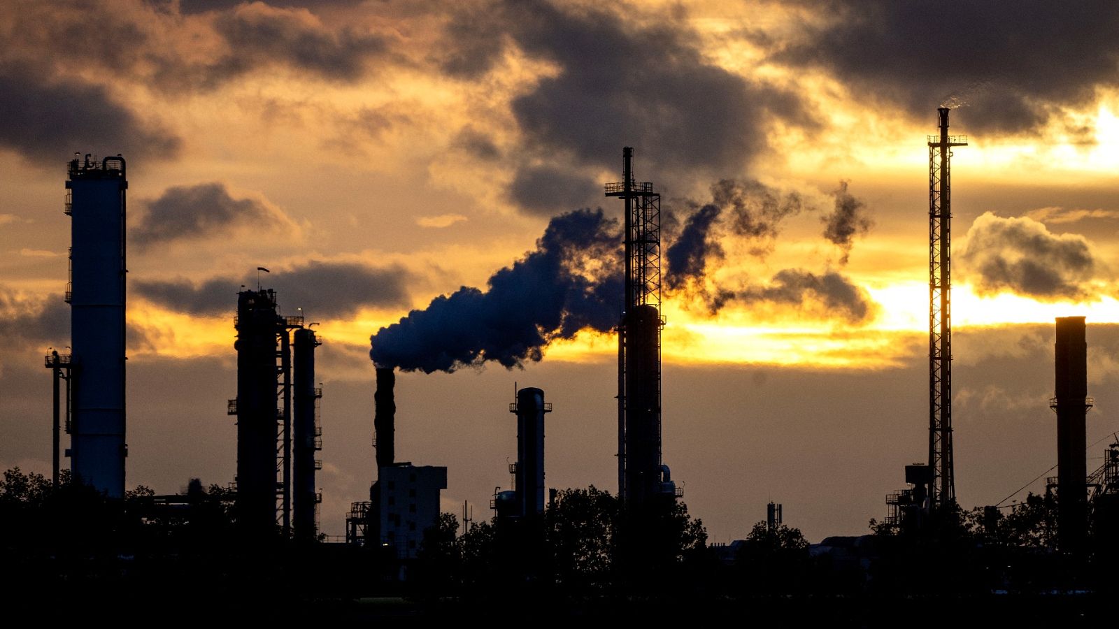 Expertos y organizaciones ecologistas piden a España que acelere las medidas para reducir emisiones