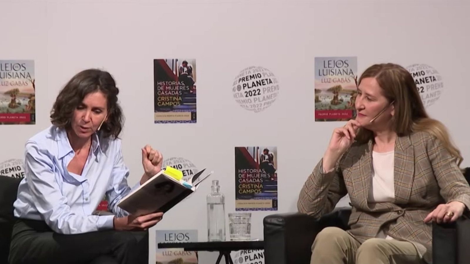 Luz Gabás y Cristina Campos, ganadora y finalista del Planeta, han presentado sus novelas | Ver
