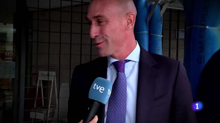 Telediario 1 - Rubiales, tras declarar por un delito de amenazas: "Confío en la justicia"