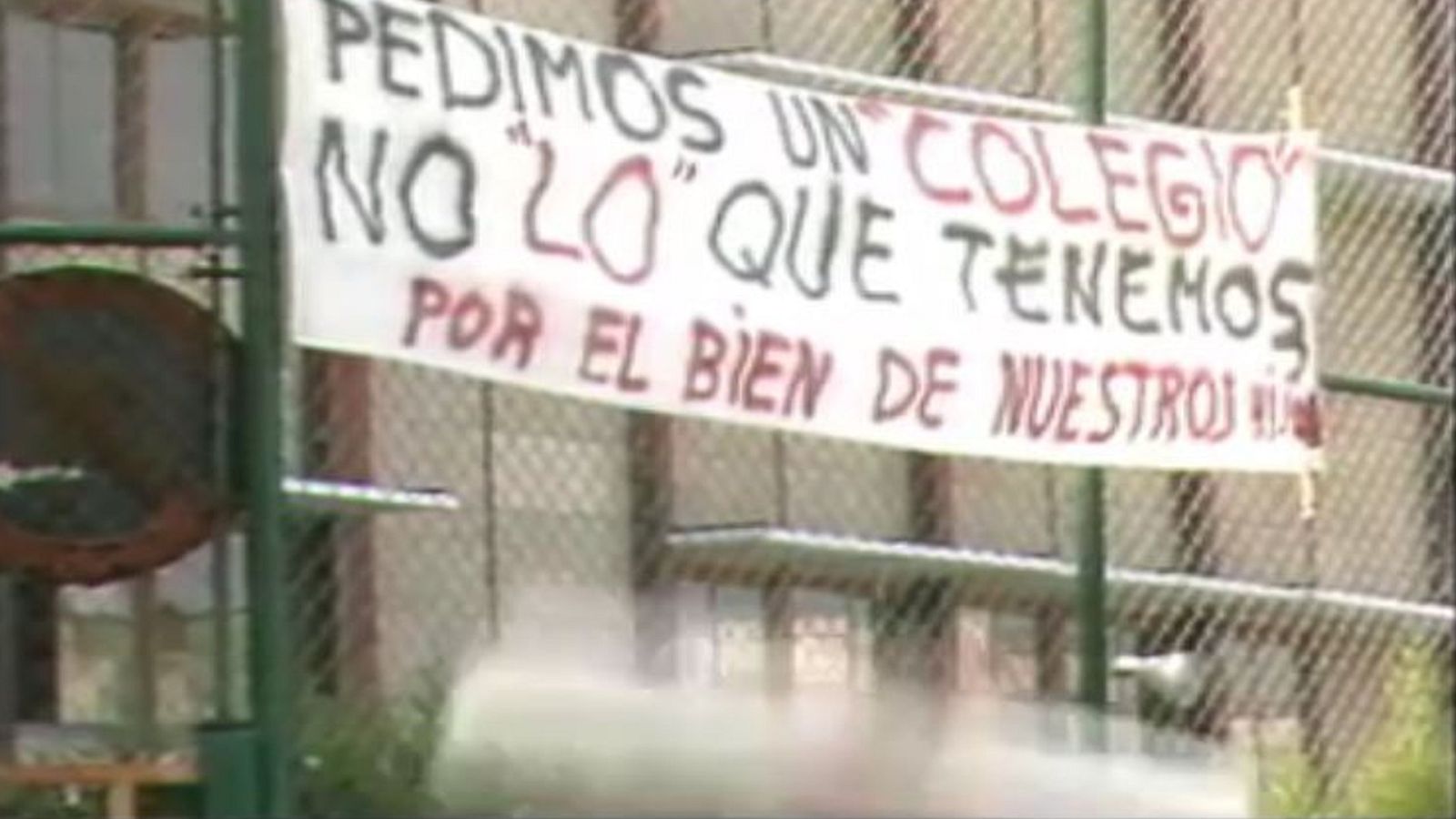 Arxiu TVE Catalunya - Manifestació a l'Escola Víctor Català de Barcelona