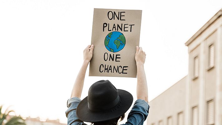 Telediario 1 - Del negacionismo al retardismo: así son los nuevos métodos que buscan posponer la acción climática