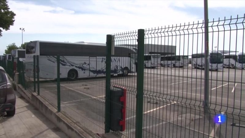 Sancionen les empreses que es van descuidar una nena de Sitges al bus escolar