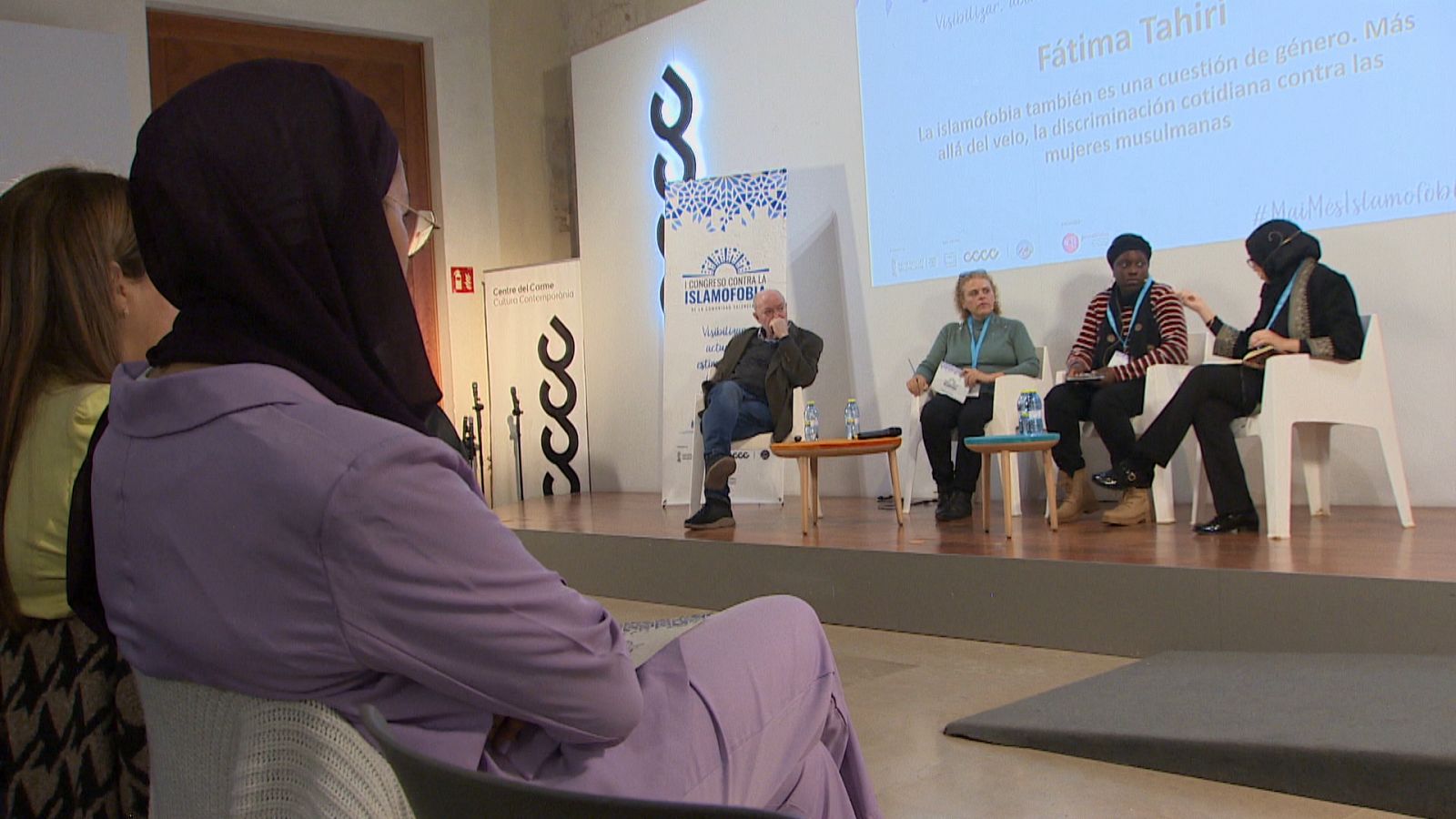 Las musulmanas sufren islamofobia y discriminación por ser mujeres y migrantes