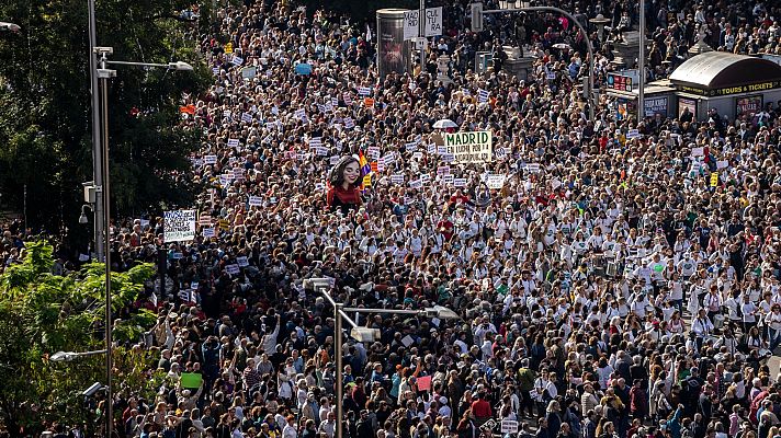 Telediario Fin de Semana - Madrid sale a la calle en defensa de la sanidad pública y en contra del plan sanitario de Ayuso