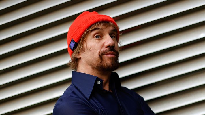 Informativo 24h - Macaco cambia de registro en su nuevo disco