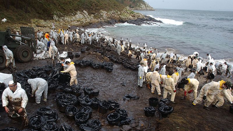 Se cumplen dos décadas del desastre del Prestige | Ver