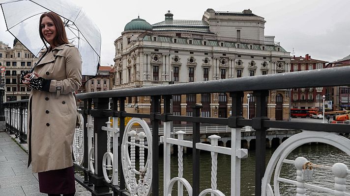 Telediario 2 - Dolores Redondo presenta 'Esperando al diluvio', una novela negra con la ciudad de Bilbao de fondo