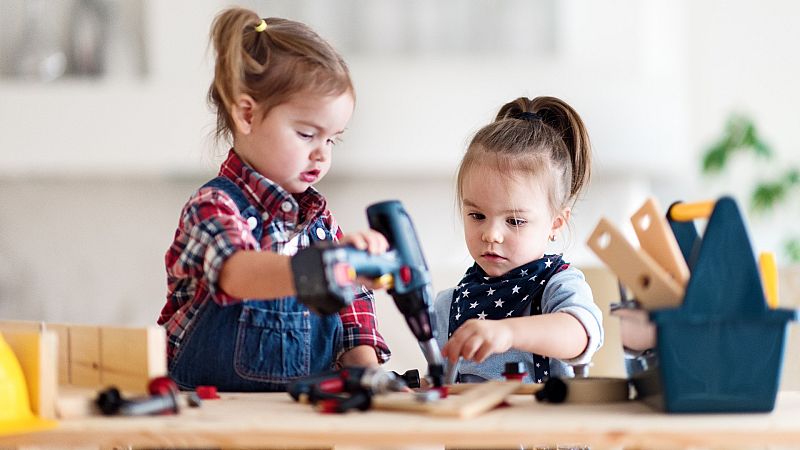 Juguetes sin estereotipos de género: una demanda social defendida por cada vez más padres y madres