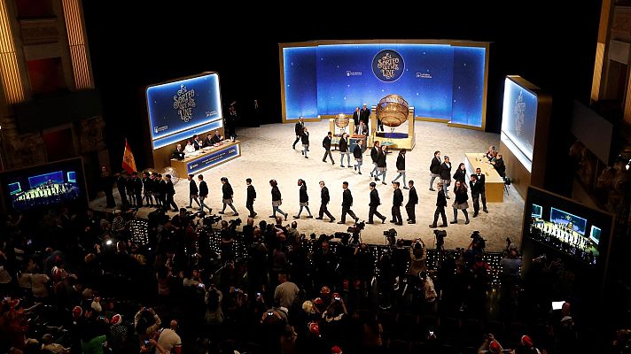 Lotería de Navidad - Arantxa Herrera cantó El Gordo en el año 2005 y lo recuerda 17 años después