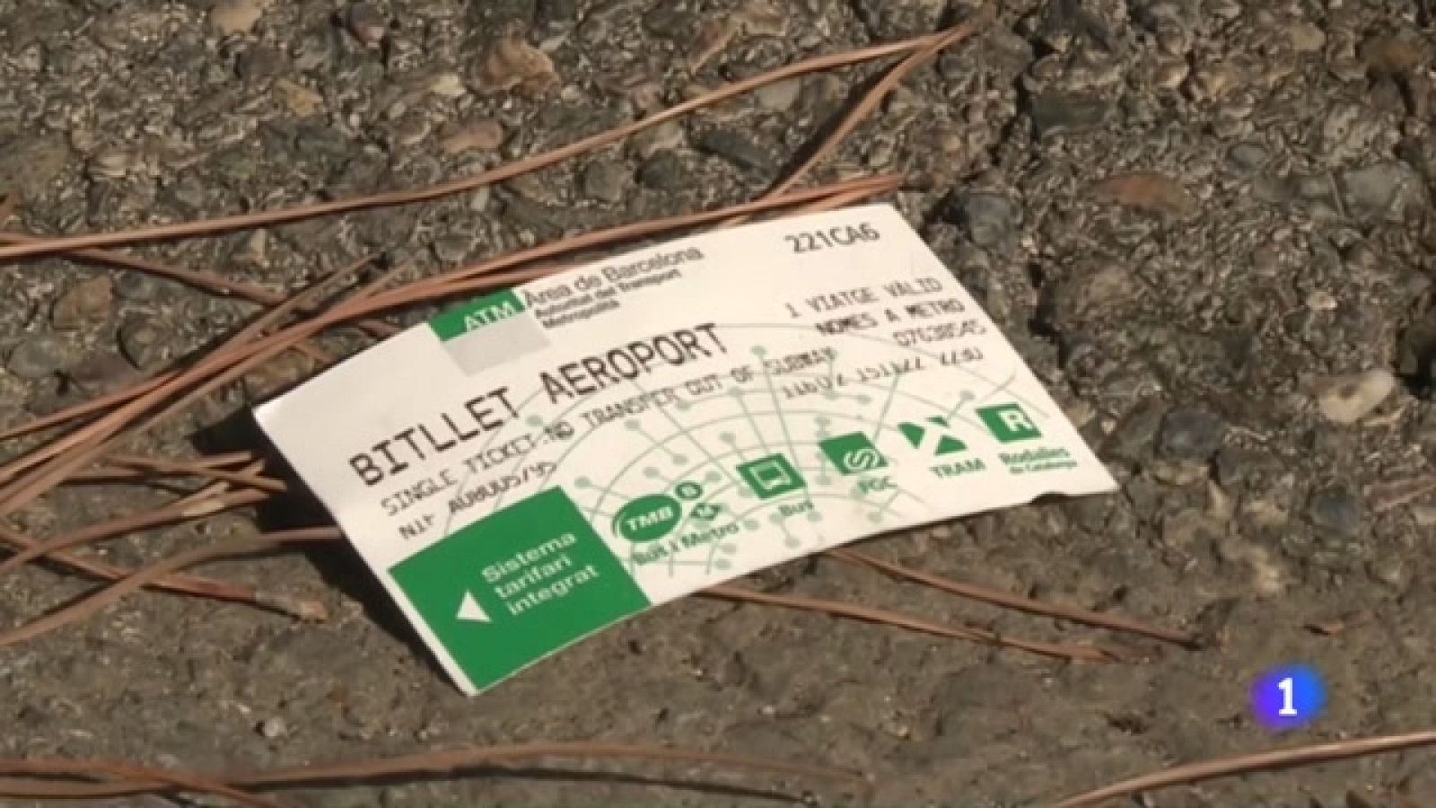 Desenes de persones malviuen a la T2 de l'Aeroport del Prat