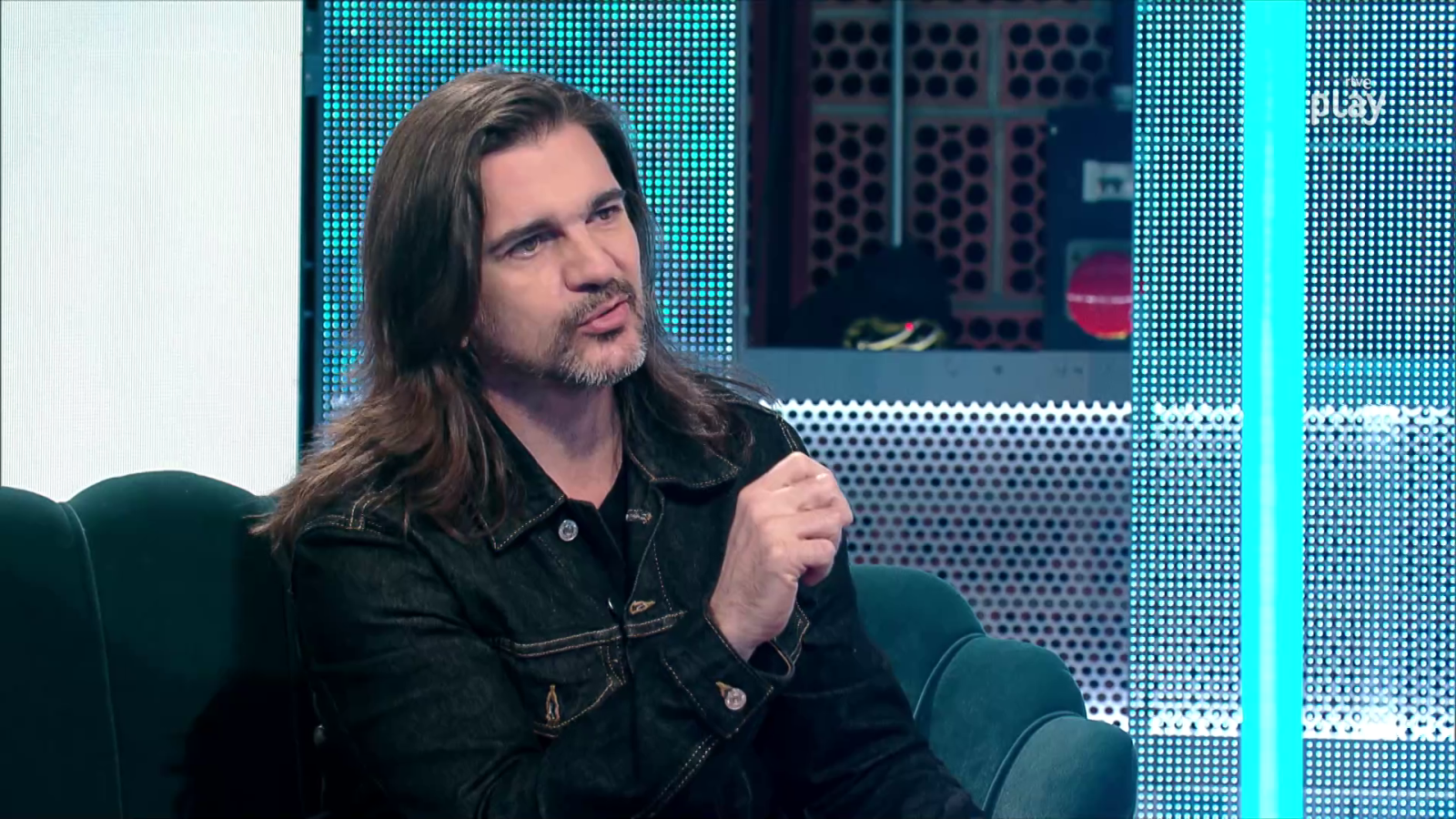 Culturas 2 - Entrevista a Juanes por "Amores prohibidos" - Culturas 2 | Ver