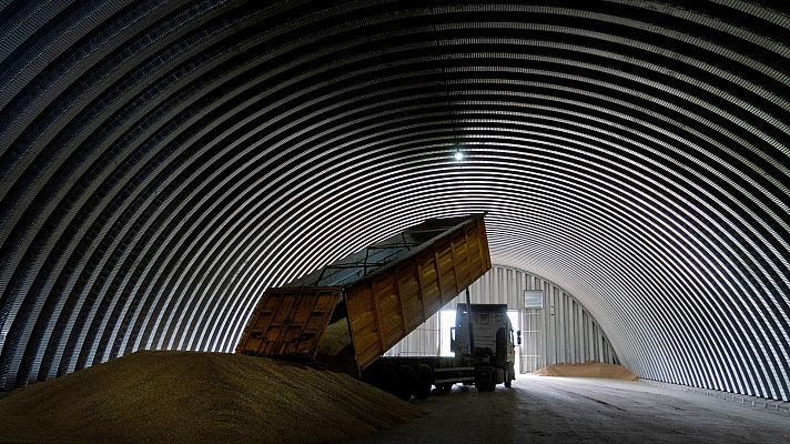 Telediario 2 - Ucrania y Rusia pactan extender el acuerdo para la exportación de grano otros 120 días