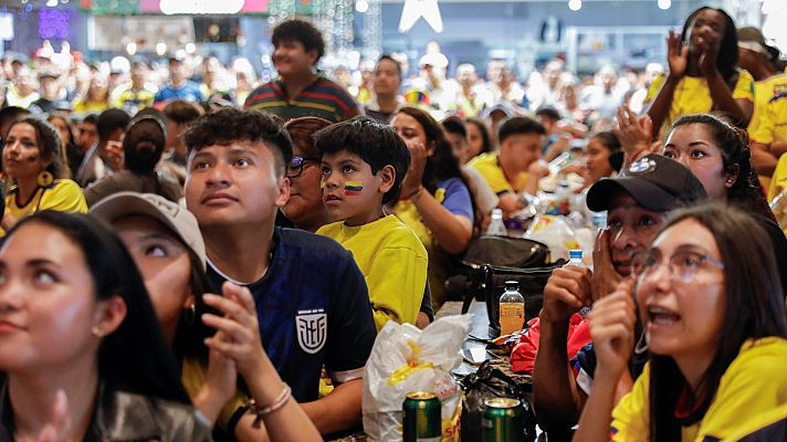 Telediario Fin de Semana - Los aficionados ecuatorianos celebran la victoria en el Mundial también en España