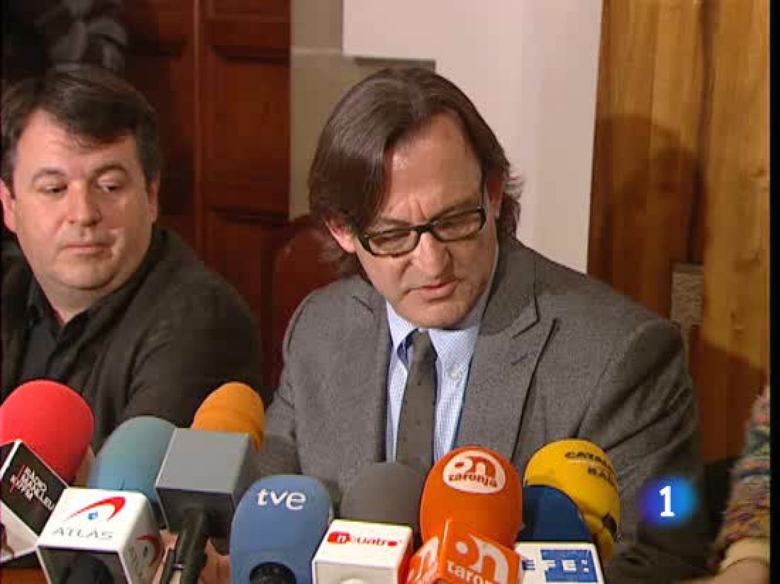 El ayuntamiento de Vic rectifica y no dejará de empadronar a los inmigrantes sin papeles | Ver