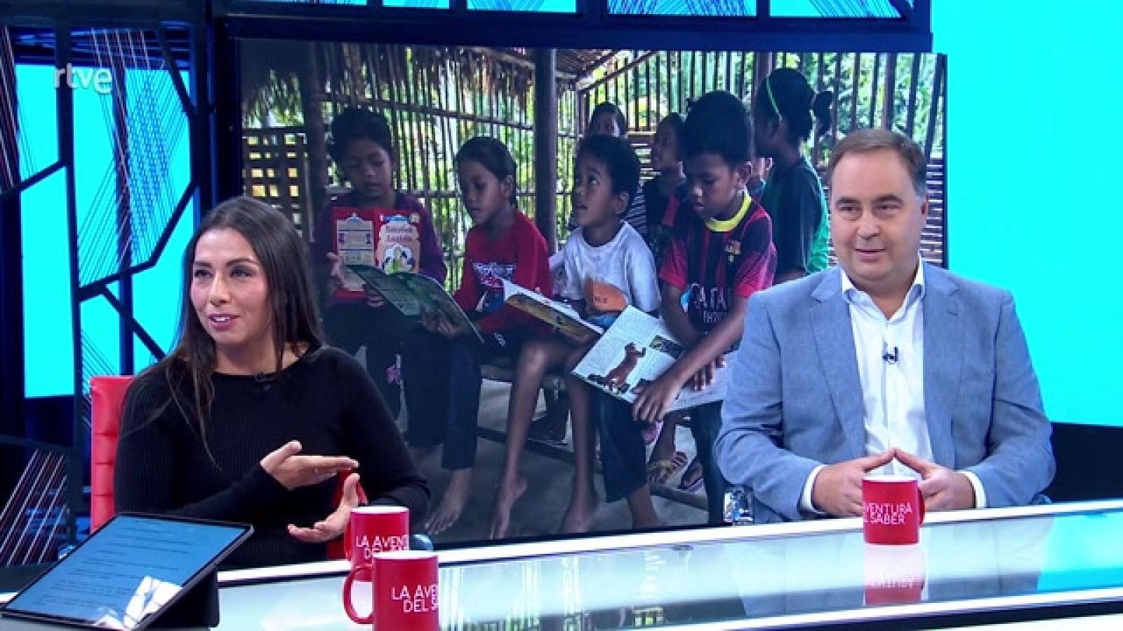 Mara Peterssen entrevista a Octavio Dapena y Cristina Linares, director y coordinadora pedagógica de la plataforma Platino Educa, una iniciativa que utiliza el cine y el audiovisual como herramientas educativas.