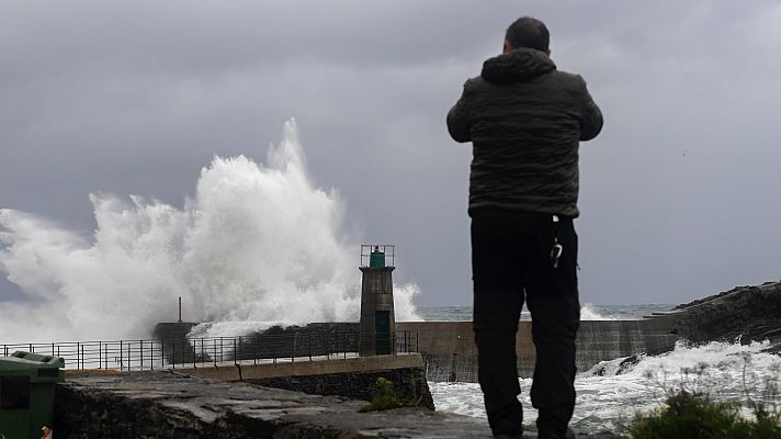 Telediario 1 - Alerta por viento, lluvia o nieve en 15 comunidades por el paso de la borrasca Denise