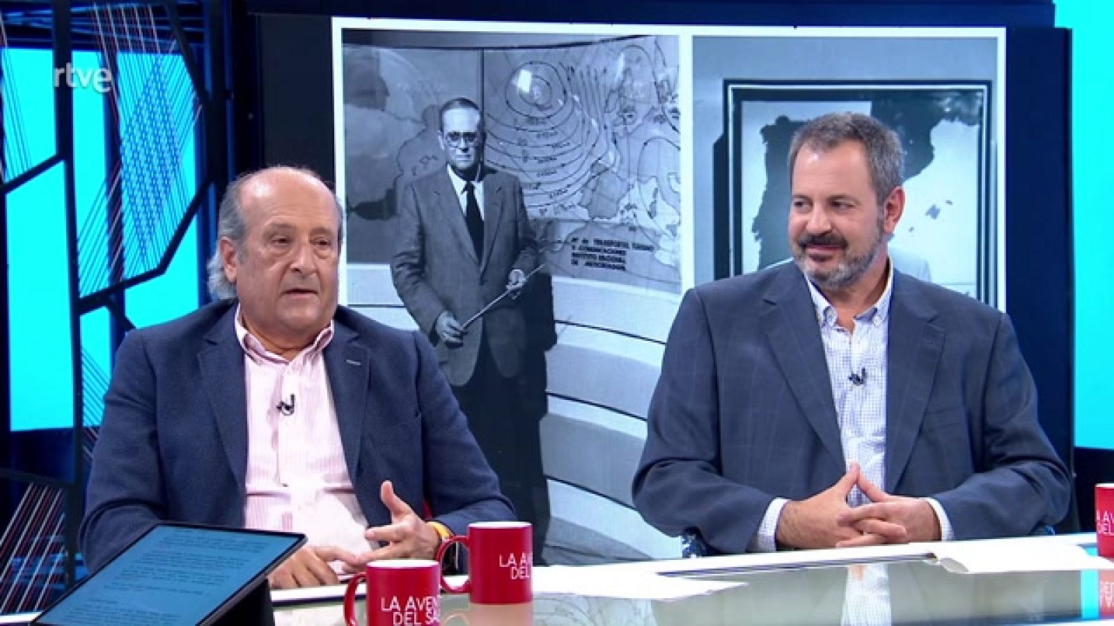 Mara Peterssen, José Miguel Viñas y Mariano Medina, hijo, recuerdan al primer meteorólogo de TVE. En 2022 se celebra el centenario del nacimiento de Mariano Medina, un pionero que marcó el tratamiento de la información meteorológica en nuestro país.