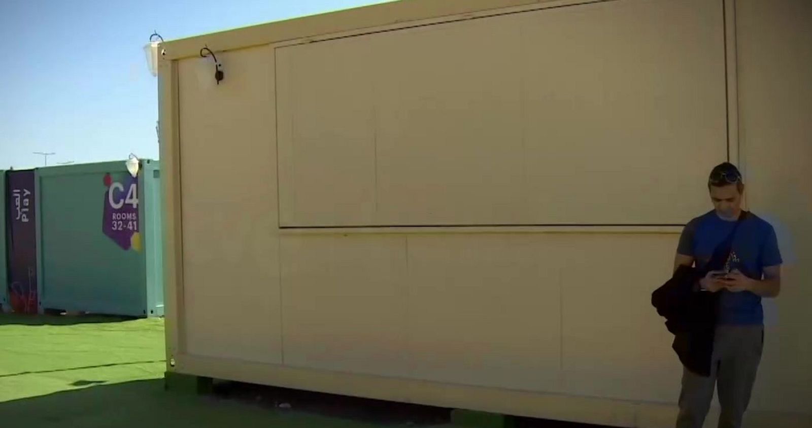 Mundial de Qatar: dormir en casetas de obra para animar a España | Ver