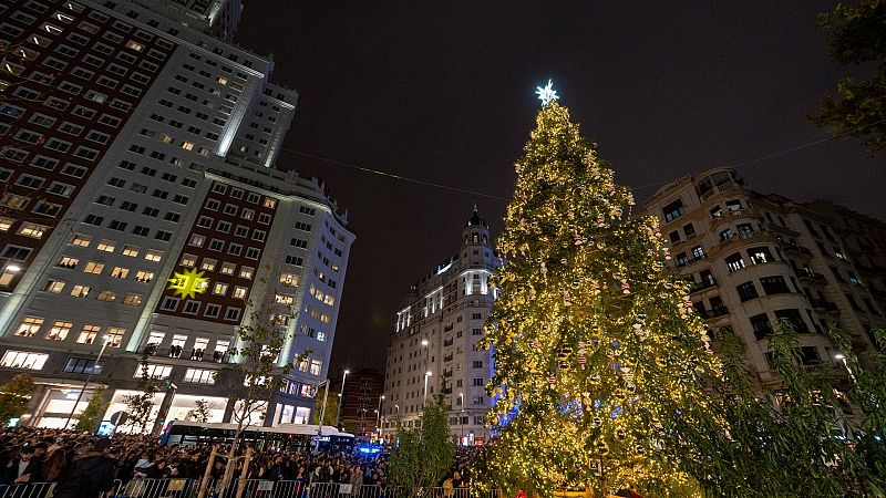 Madrid y Barcelona inauguran la Navidad con el encendido de las luces | Ver