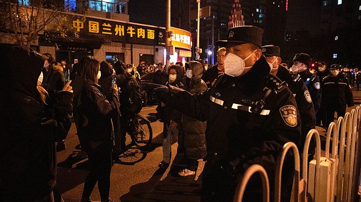 Telediario 2 - La movilización contra la polítca 'COVID cero' deja las mayores protestas en China en 30 años