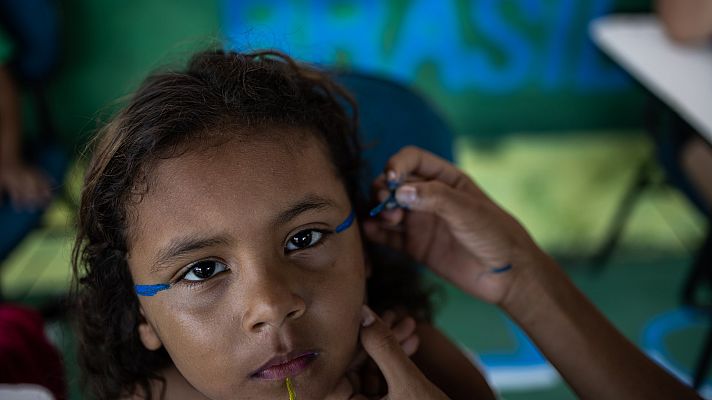 Telediario 2 - Los indígenas de Brasil ven con esperanza la vuelta de Lula al poder