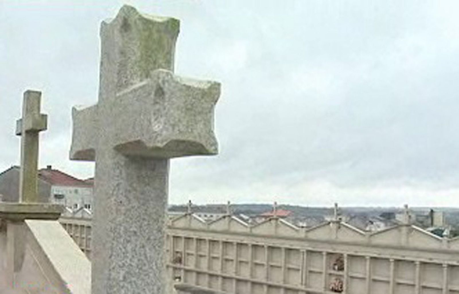 España Directo - La guerra del cementerio | Ver