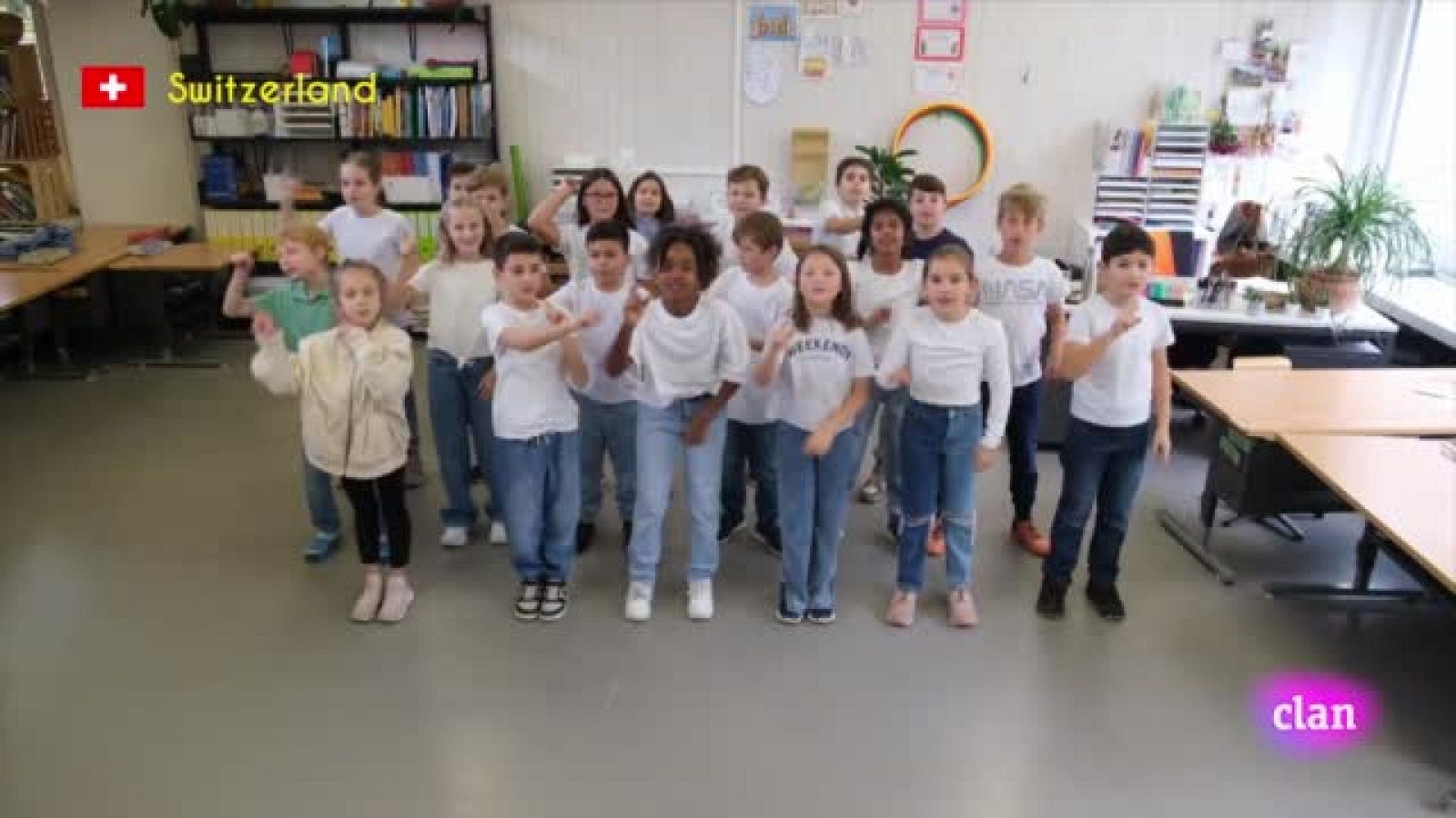 Los colegios de Europa bailan por la amistad - #SayHi | Ver
