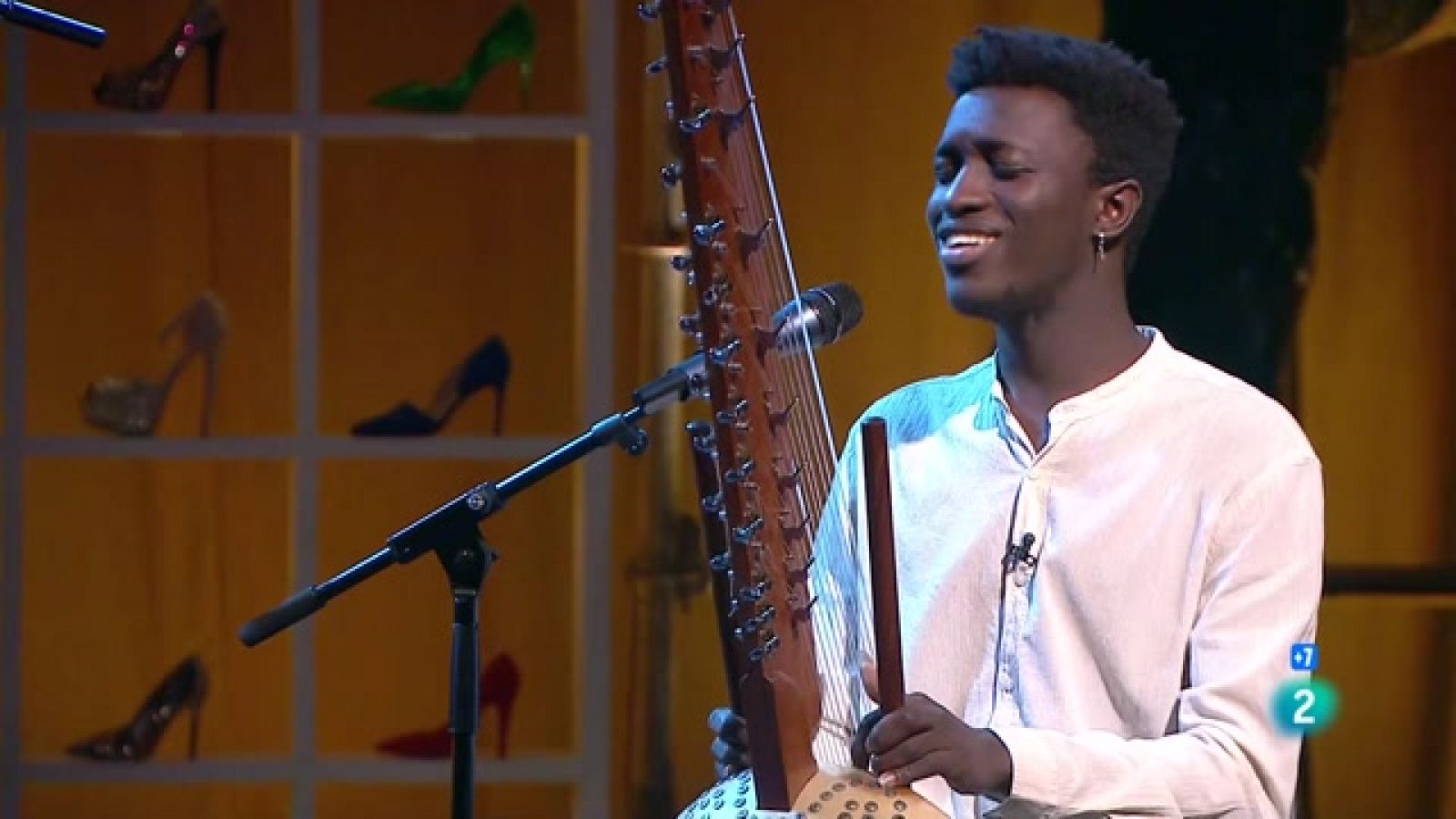 Punts de vista - Actuació de Momi Maiga