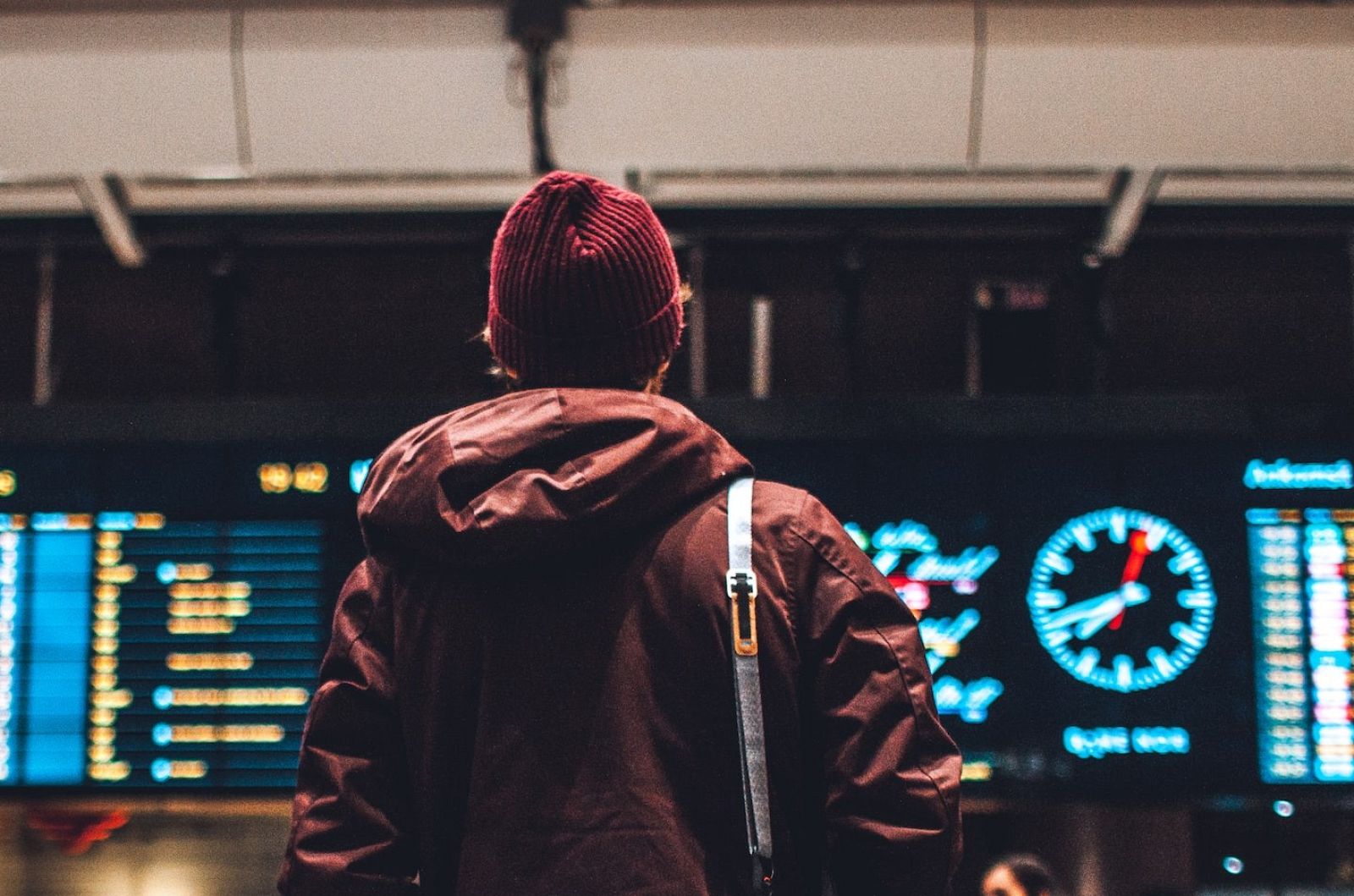 ¿Qué podemos reclamar si tenemos alguna incidencia al viajar en avión o tren?