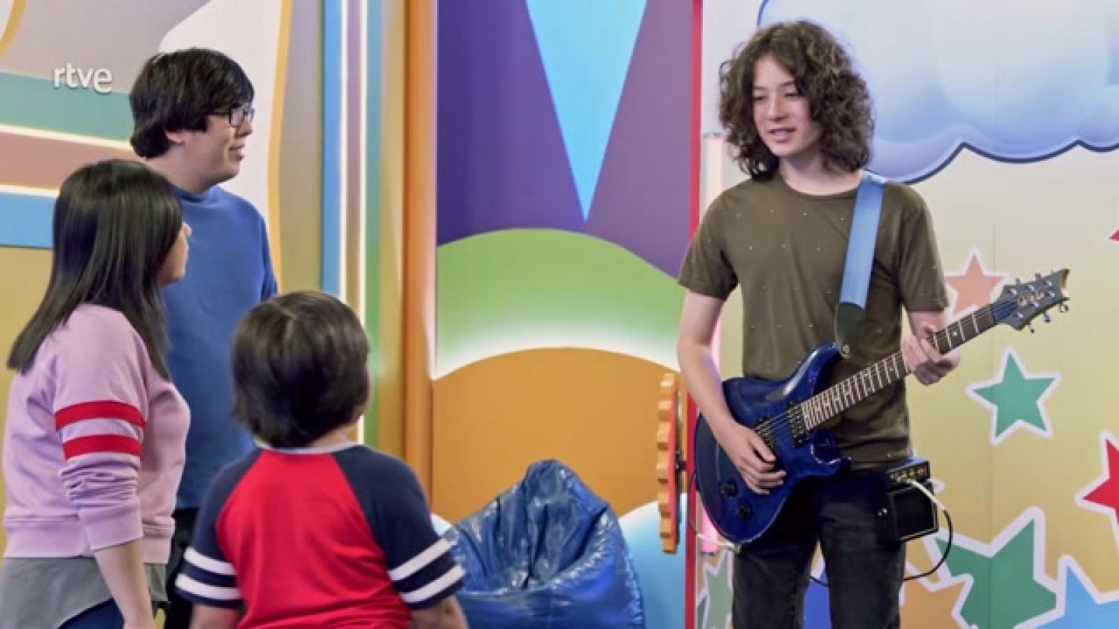 El rockero compañero de juegos de Ryan - Los compañeros de juego de Ryan | Ver