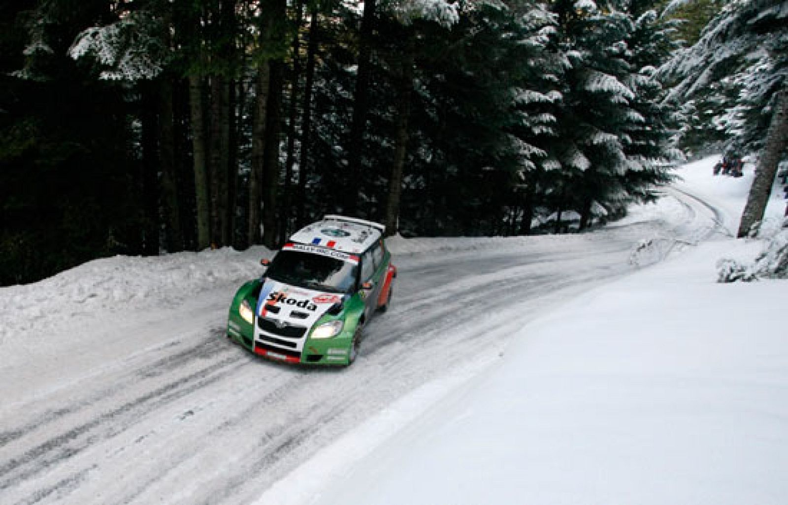 Conduciendo entre la nieve