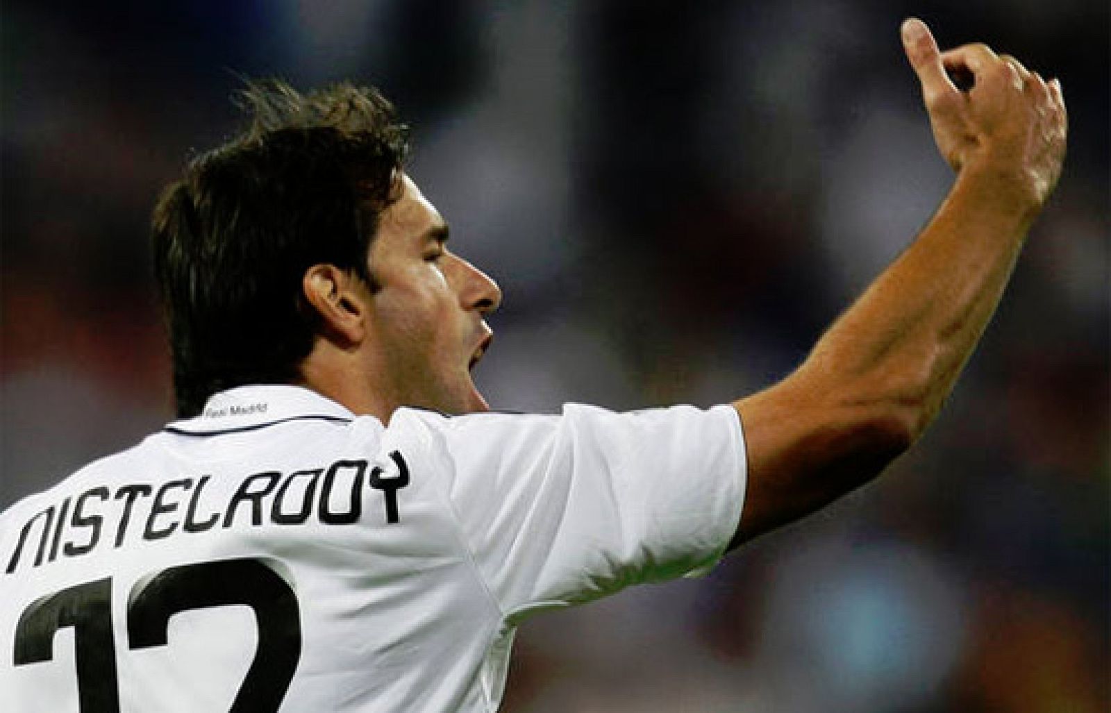 El delantero Ruud Van Nistelrooy abandonará en breve las filas del Real Madrid.