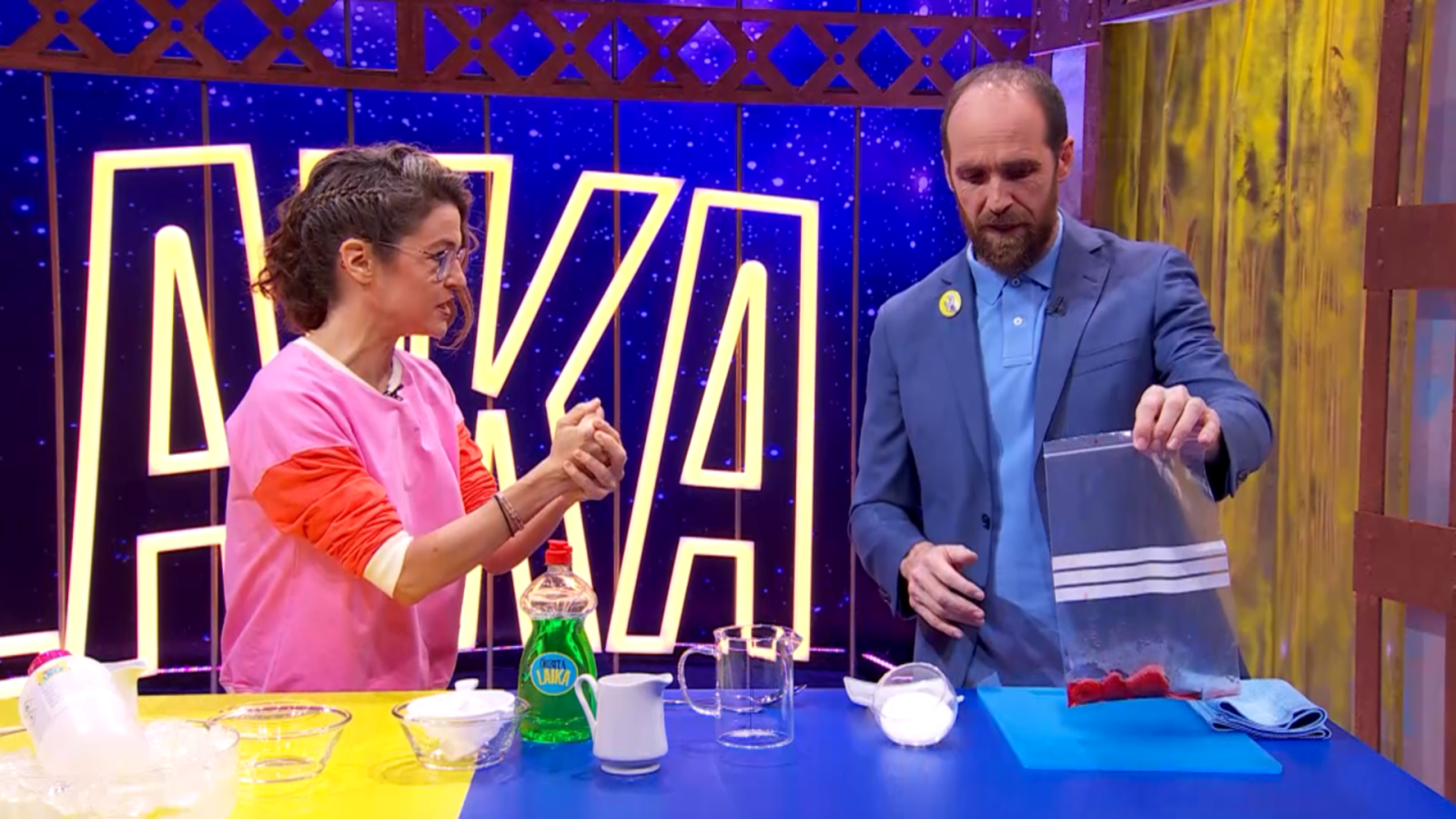 Órbita Laika - Genética con Helena González-Burón - Aislar el ADN de una fresa