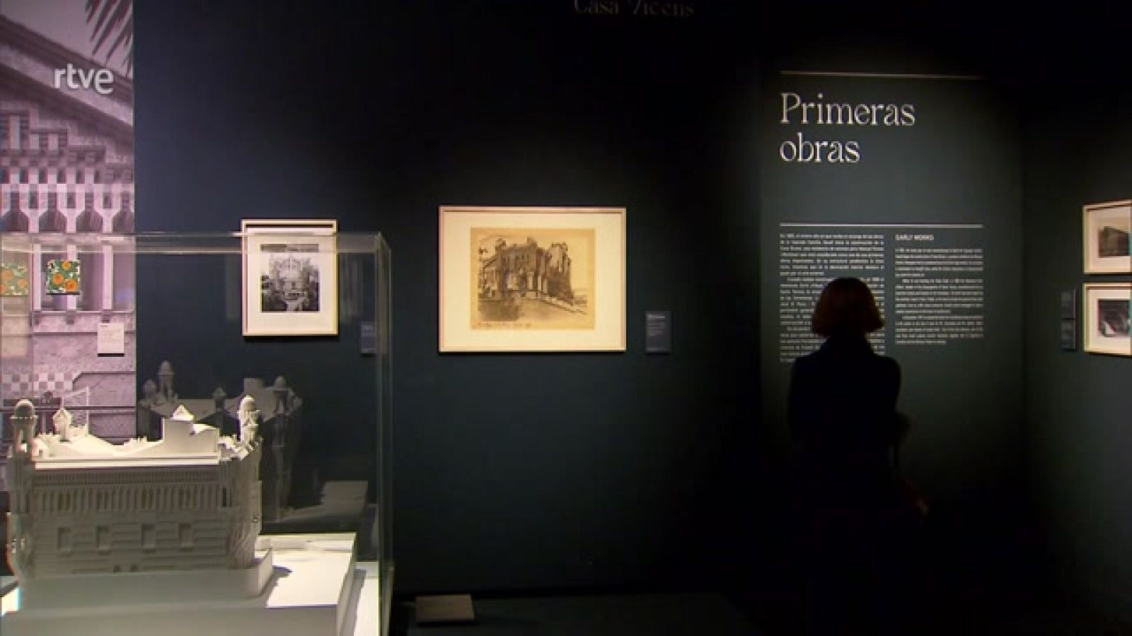 Antoni Gaudí está considerado un genio de la arquitectura y del arte a nivel mundial. El espacio CentroCentro de Madrid ofrece una gran exposición que permite al visitante sumergirse en el universo creativo del arquitecto catalán.