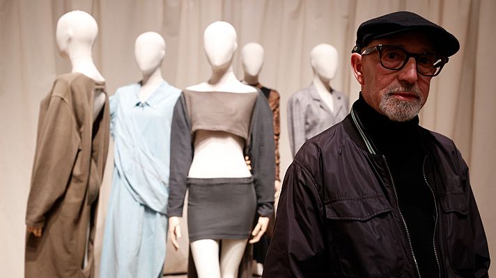 Telediario 1 - Una exposición homenajea a Antonio Alvarado, uno de los diseñadores icónicos de la movida madrileña