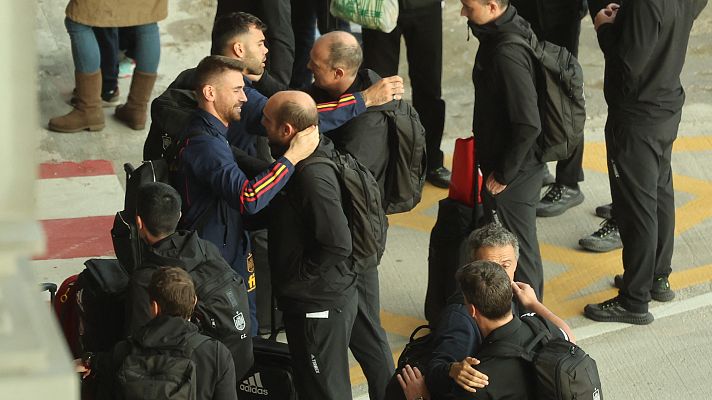  - Imágenes de la llegada a Barajas del vuelo de vuelta de la selección española