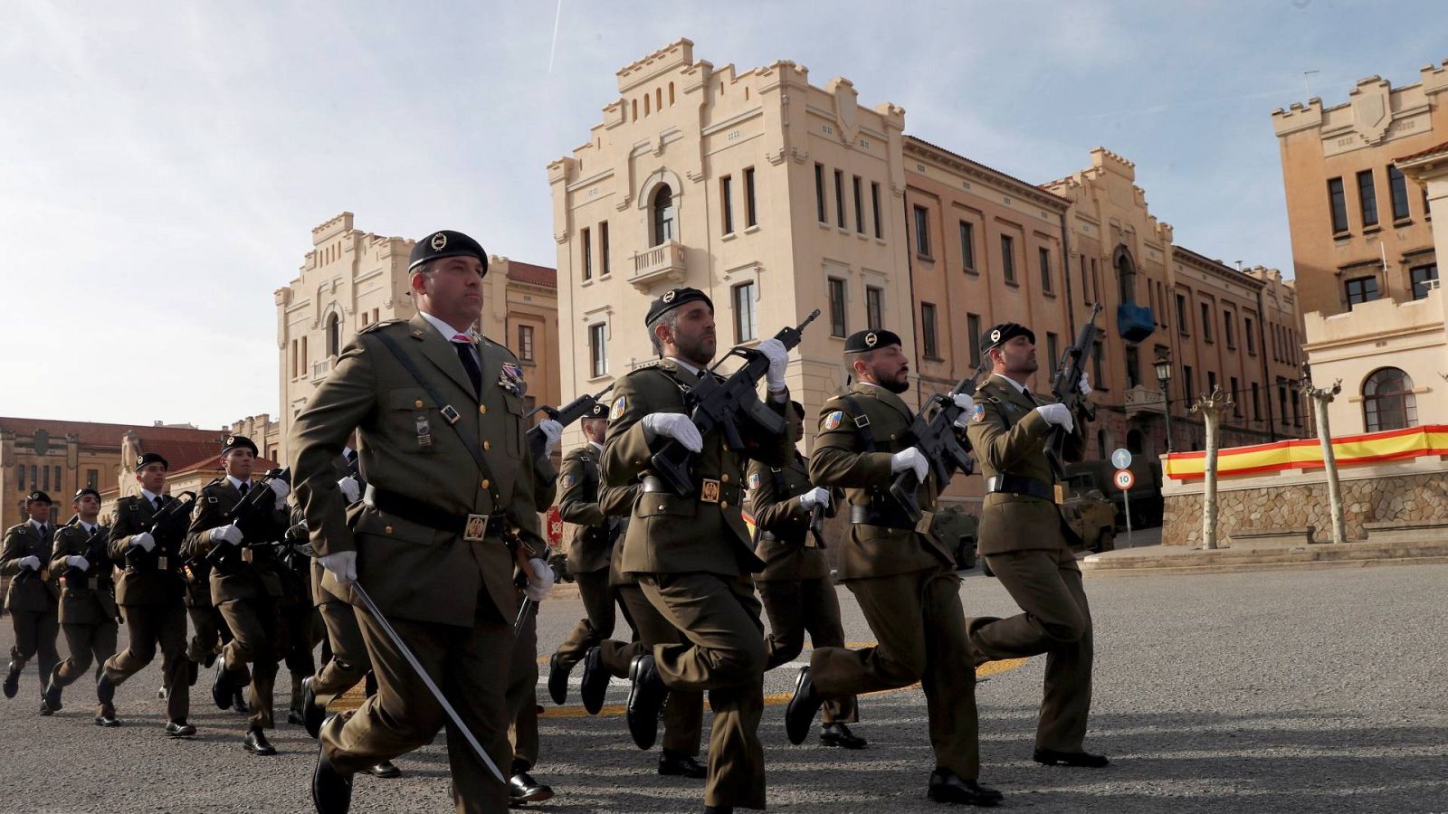 El Ejército investiga el sorteo de una prostituta en un cuartel del Bruc | Ver